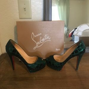 Mirrored Platform Pump Christian Louboutin green.